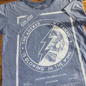 John John T-Shirt Mens Small Blue Blowing‎ In The Wind Skull Graphic Concert Tee